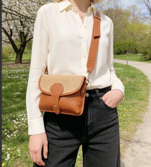 SAC BANDOULIERE EN CUIR