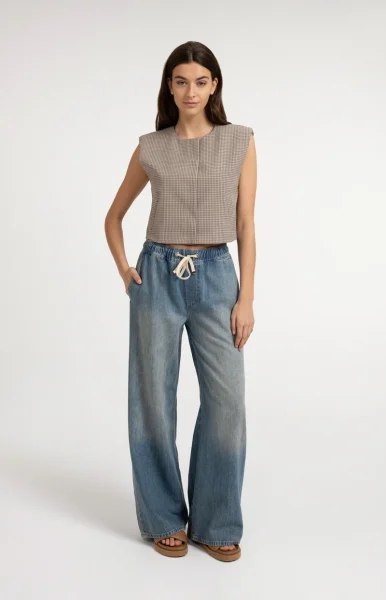 checked-gilet-with-shoulder-pads_64691233-5102-4bb8-96e6-54434d66e255