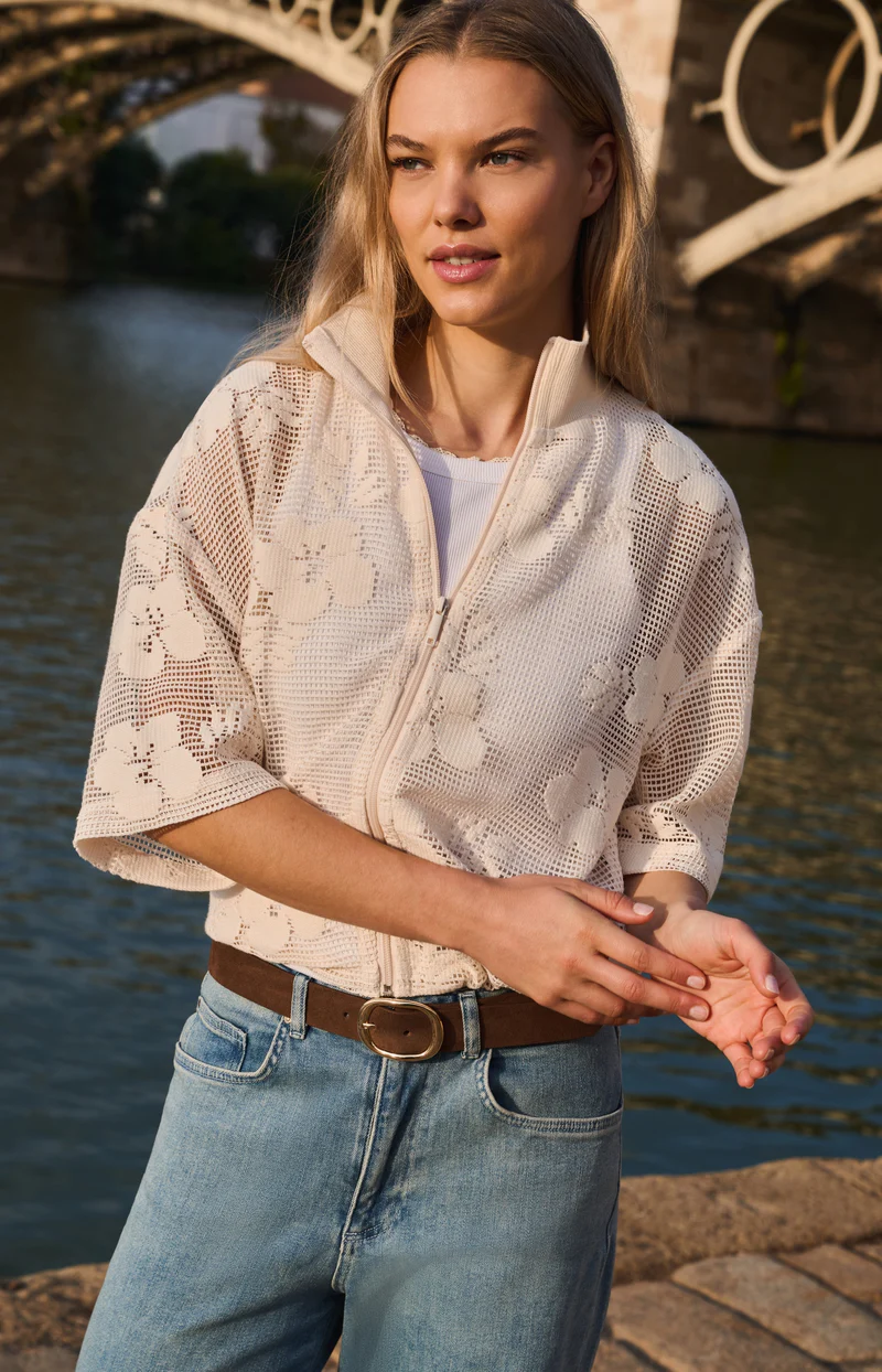 crochet-jacket-with-floral-pattern-and-short-sleeves crochet-jacket-with-floral-pattern-and-short-sleeves