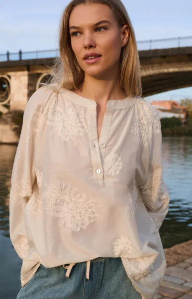 embroidered-blouse-with-long-sleeves-and-loose-fit